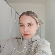 Artist Alina Ar