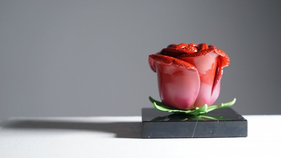 Додаткове зображення 1: Модерн Символічний Скульптура "Любов у шепоті змій", скульптор Zhao Yongchang Суміш 