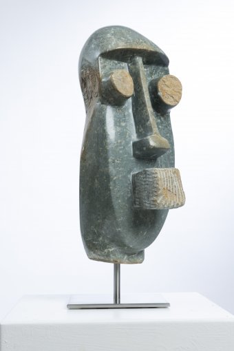 Rzeźba "Kieł", rzeźbiarz Gerhard Reusmann Kamień w Jose Art Gallery