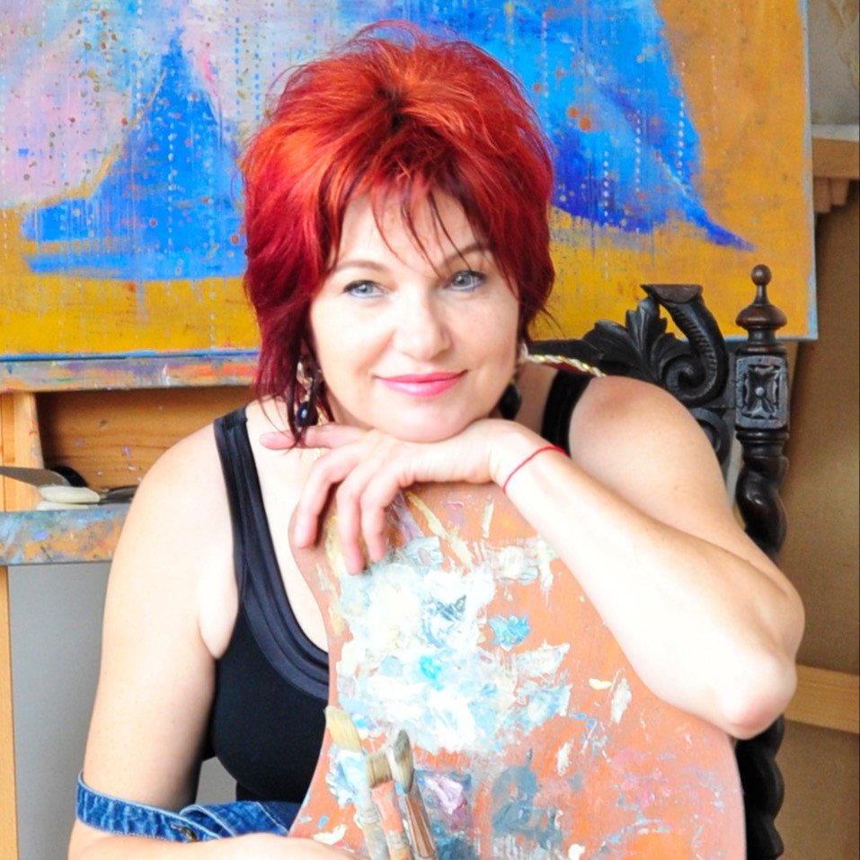 Artist Anna Ravliuc