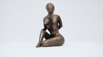 Sculpture "La fille à la coiffure grecque", sculpteur David Dagaro Bronze à la Jose Art Gallery