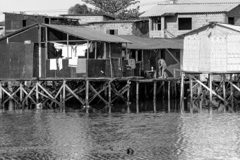 Fotografia "Palafitte brasiliane: rifugio nelle acque", fotografo Sergio Luiz Cerezer Benetti Sergio alla Jose Art Gallery