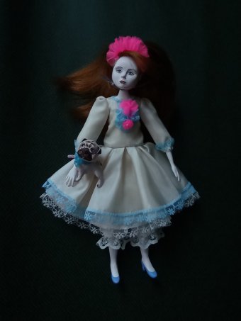 Скульптура "Будуарная кукла Элизабет и Мопс", скульптор Nataliia Linnyk Глина в Jose Art Gallery