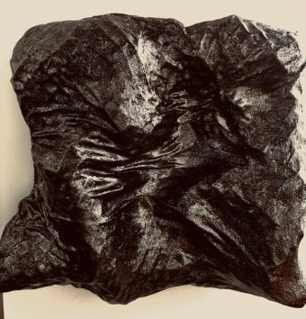 Escultura "Grafit Stone: Alegoria Abstrata de Veludo", escultor Machnolga Técnica mista na Jose Art Gallery