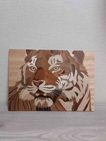 Escultura "Marquetería de tigre: el arte de la marquetería 2025", escultor Dmitriy Woodimaster Madera en Jose Art Gallery