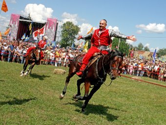 Fotografia "Gry kozackie: inspirowane jazdą konną", fotograf Anatoliy Pastushenko w Jose Art Gallery