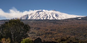 Фотография "Этна в зимнем свете: сила и спокойствие", фотограф Michael Lusser в Jose Art Gallery