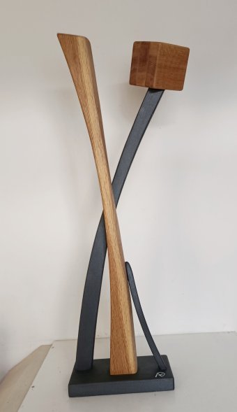 Dólmen com cubo de carvalho