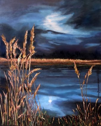 Golden reeds in the moonlight..