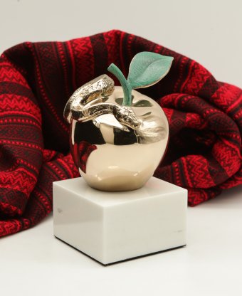 Scultura "Mela dei desideri", scultore Volodymyr Mykytenko Bronzo alla Jose Art Gallery