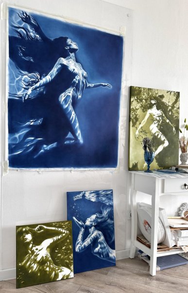 Additional view 1: Figurative Nude Painting Carrying the Light –Underwater by painter Julia Shilo oil canvas 
