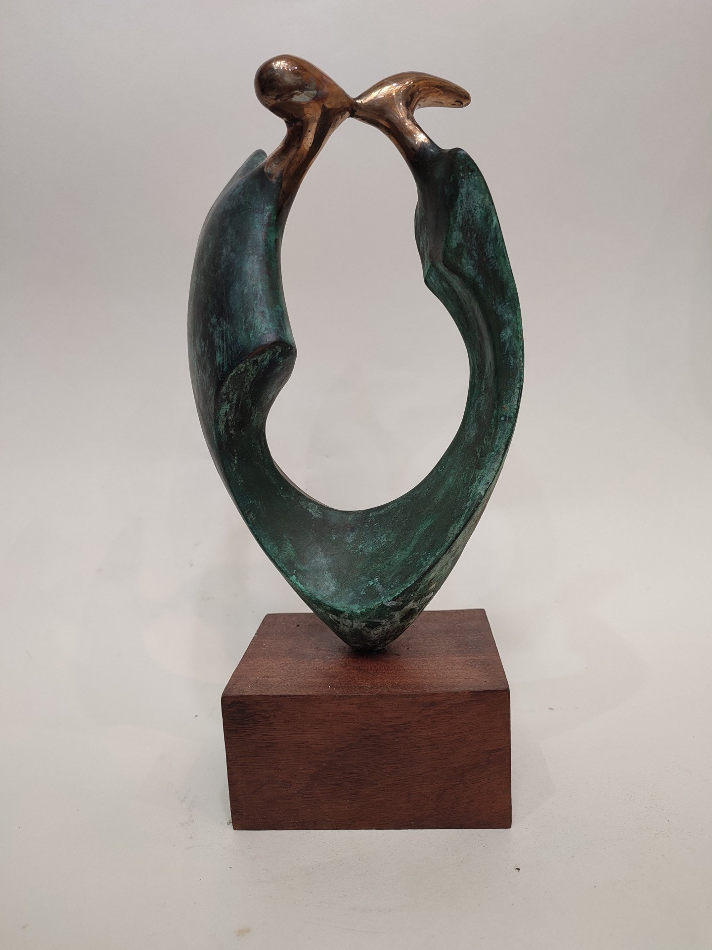 Kiss Sculpture Serhii Brylov Jose Art Gallery