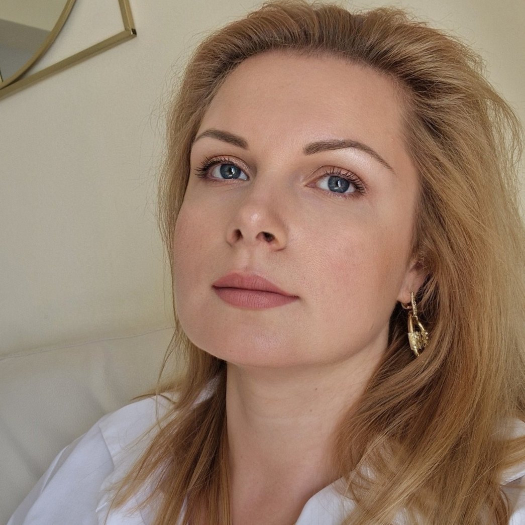 Artist TIANA KARAPETIAN